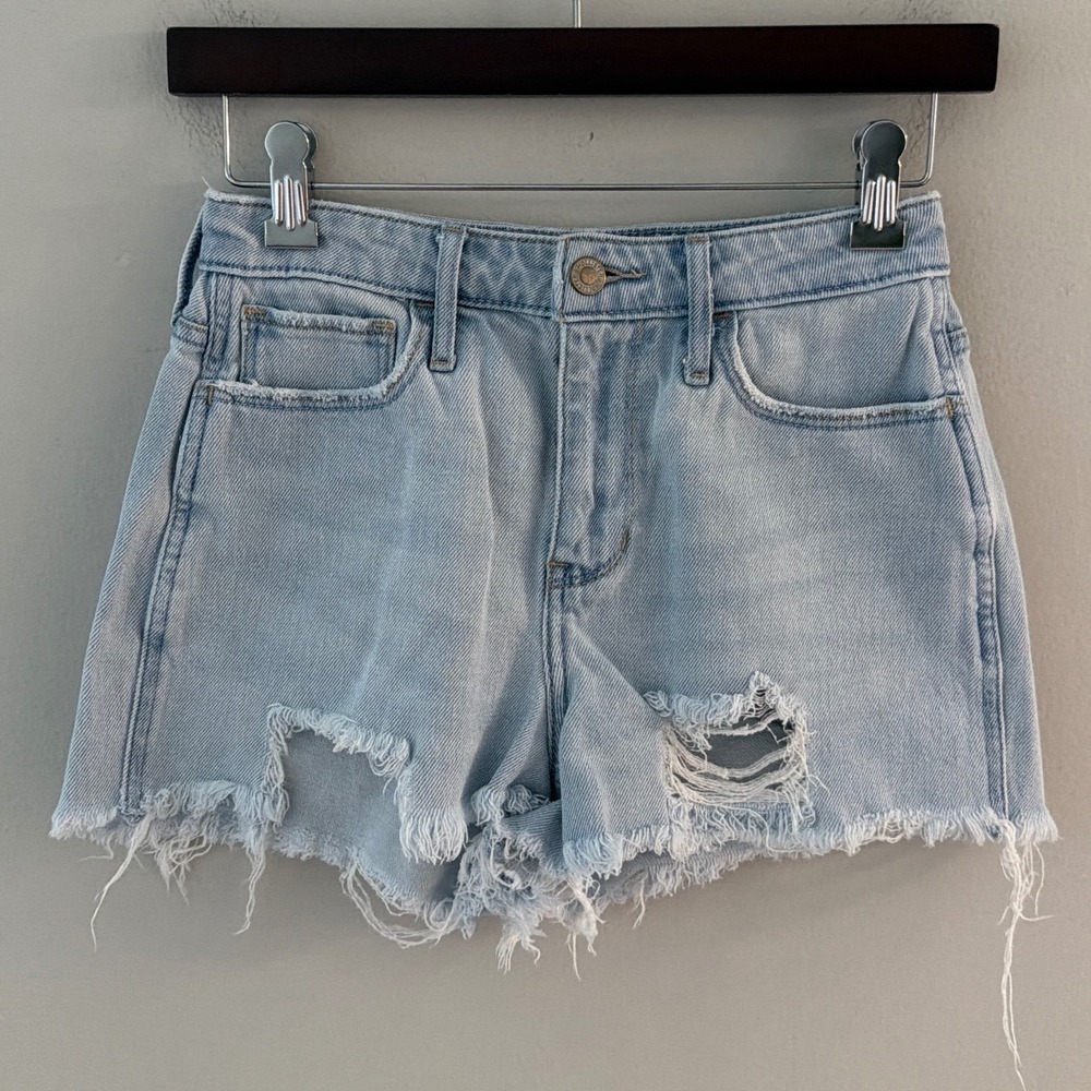 Hollister Girls Ultra High Rise Mom Jean Shorts Light Wash Distressed Size 1R 25